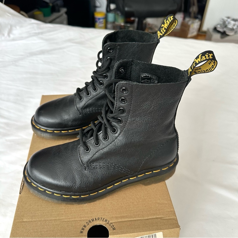 Dr Martens 1460 Pascal Virginia leather boots for women